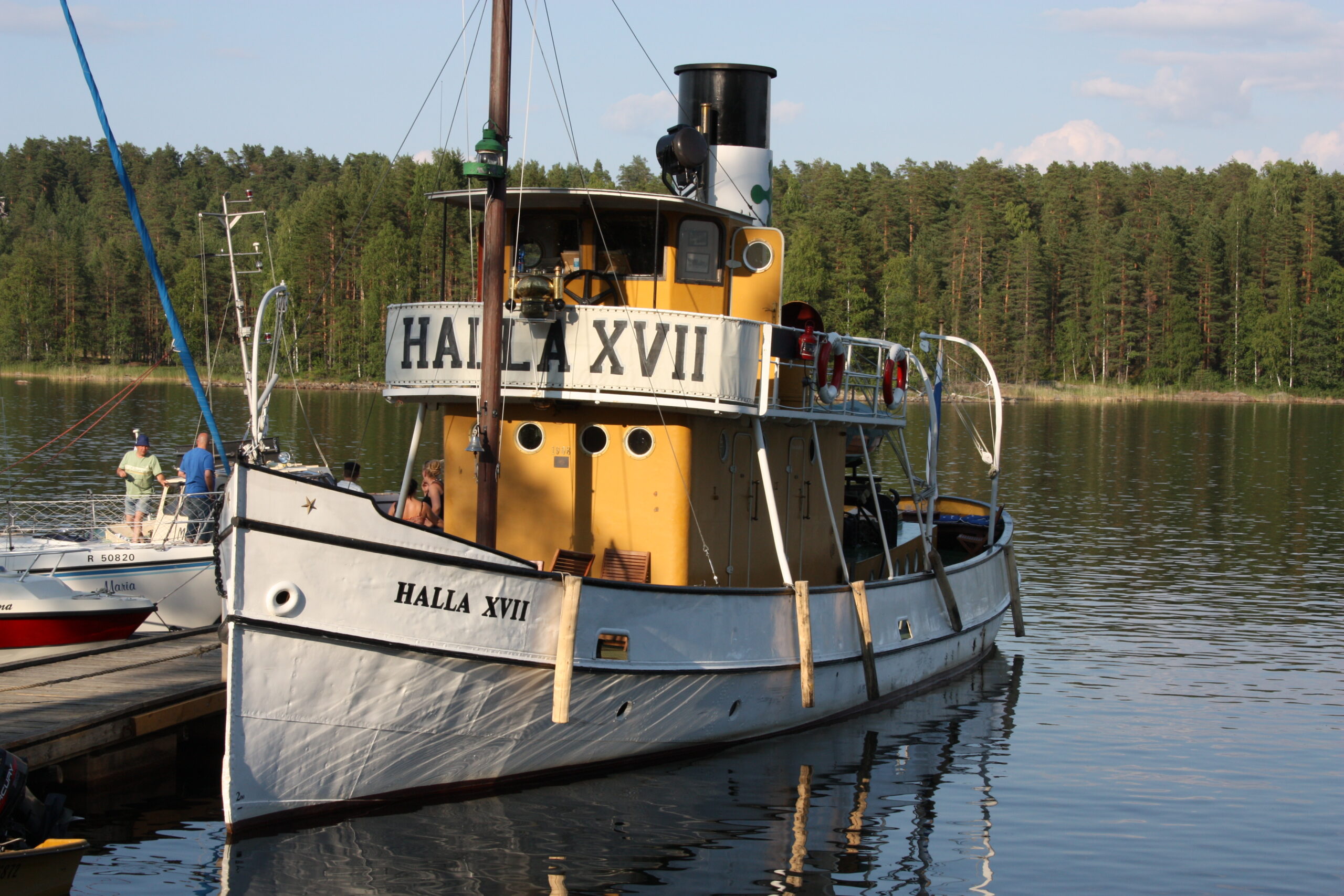 SS HALLA XVII – HÖYRYKÄYTTÖINEN HINAAJA